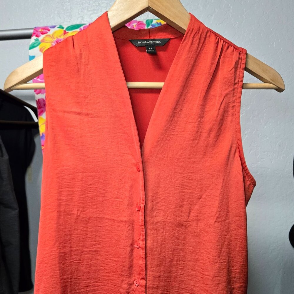 Banana Republic Sleeveless Button-Down Top XS – Vibrant Orange